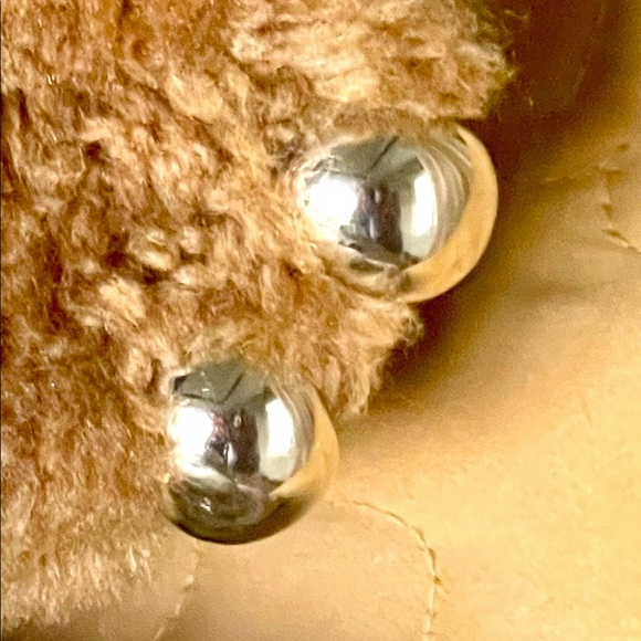 Clip-On Earrings - Picture 5 of 7